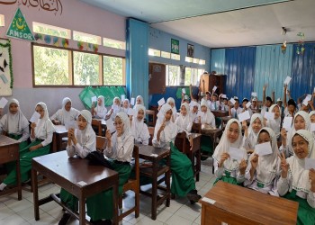 PELAKSANAAN PENGUMUMAN KELULUSAN SISWA KELAS 6 MI SUNAN MURIA TAHUN AJARAN 2024/2025