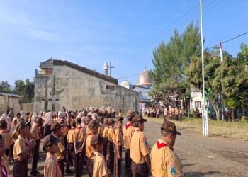MI Sunan Muria Gelar Upacara Hari Pramuka dan Lomba Sambut HUT RepubIik Indonesia Ke-80